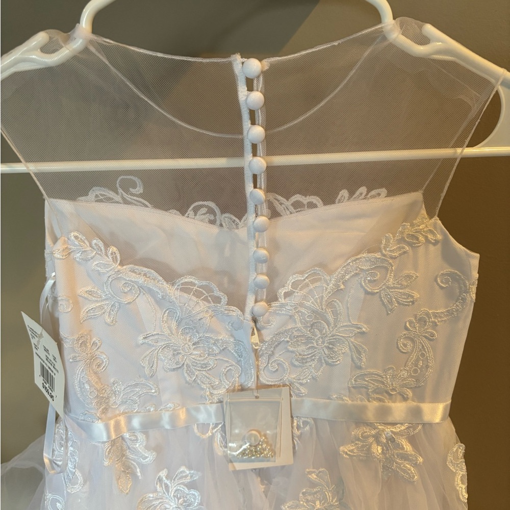 NWT David's Bridal Cap Sleeve White Flower Girl or Communion Dress - Size 8 - Picture 5 of 8